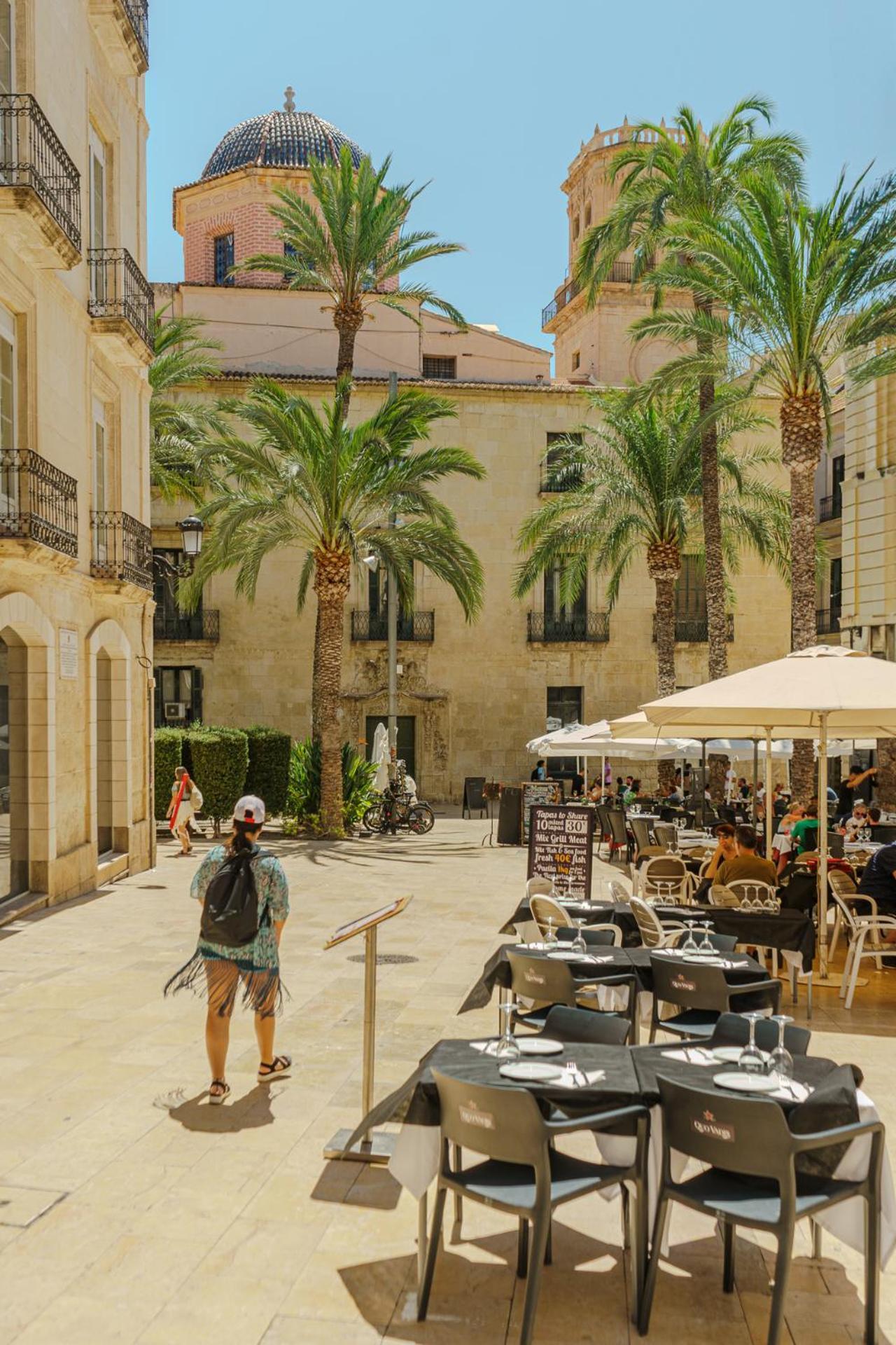 Luxurious Studio In Historic Center Of Alicante Buitenkant foto